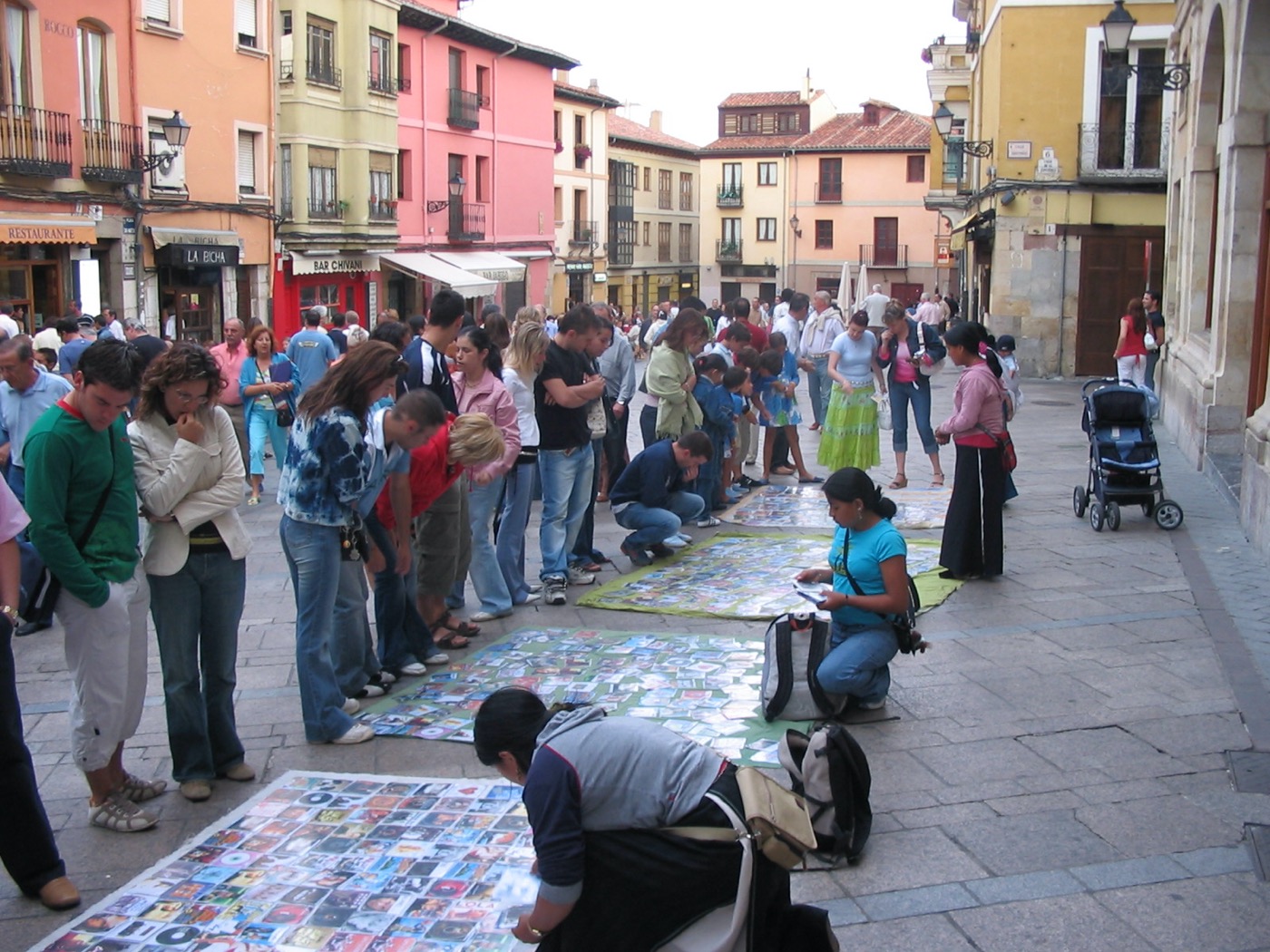 Plaza de San Martín — Epicentro del Barrio Húmedo