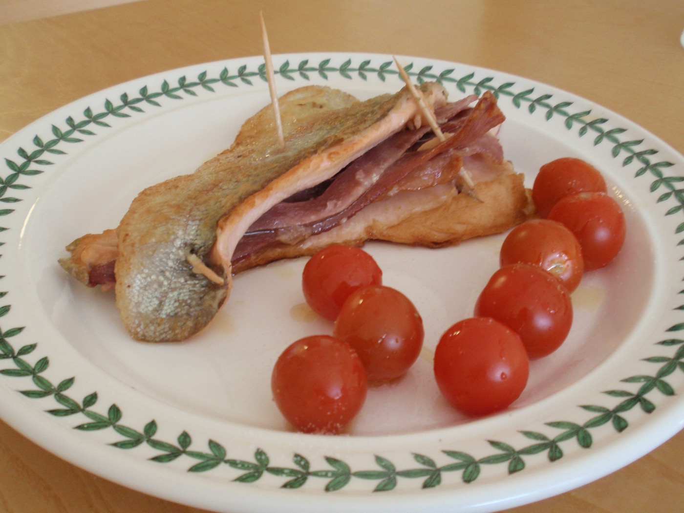 Trucha preparada al estilo tradicional, plato protagonista del certamen gastronómico de León
