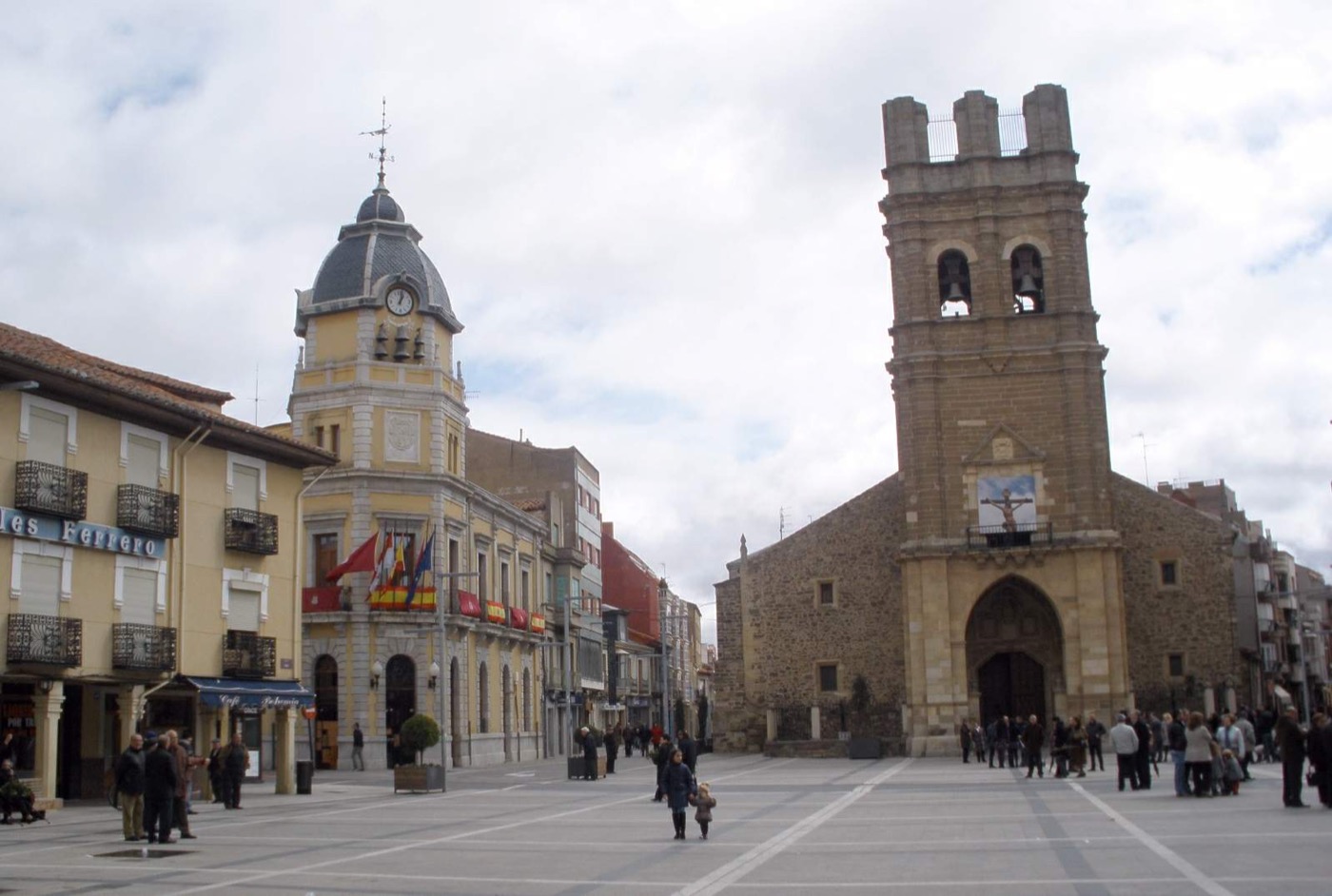 Plaza Mayor de La Bañeza, sede de la gran alubiada popular de la Feria Agroalimentaria