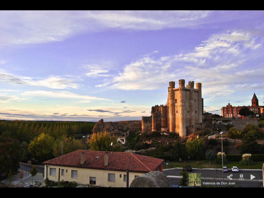 Castillo de los Acuña en Valencia de Don Juan, sede de la IV Feria Manxares y Añoranzas dedicada a la gastronomía y tradiciones leonesas