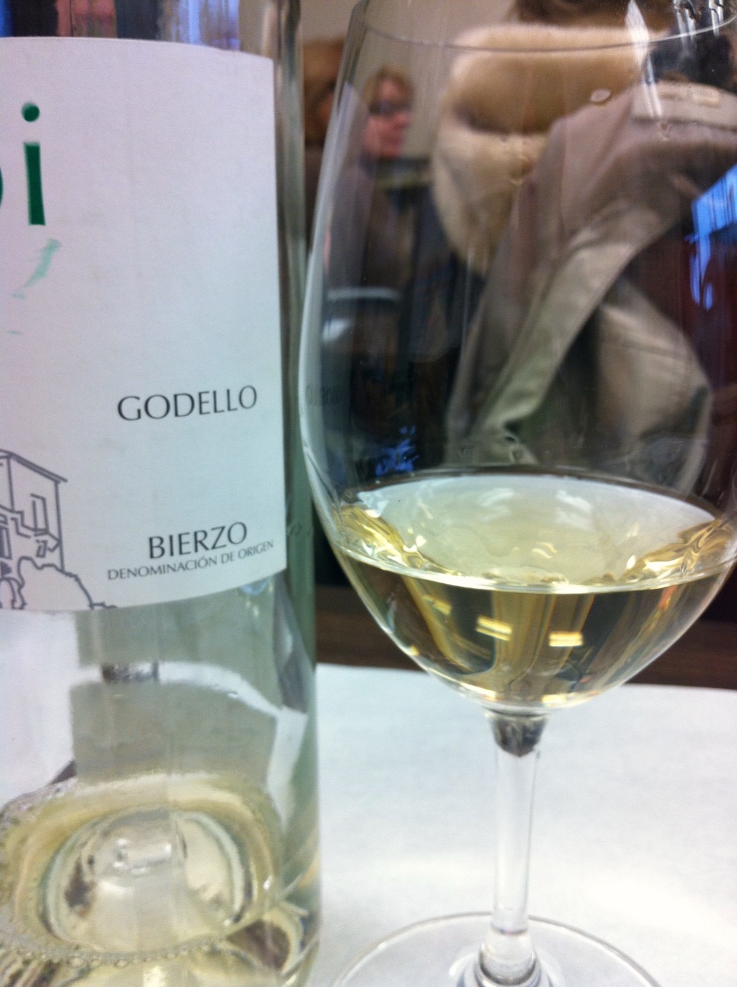 Uva Godello blanca en el Bierzo, León